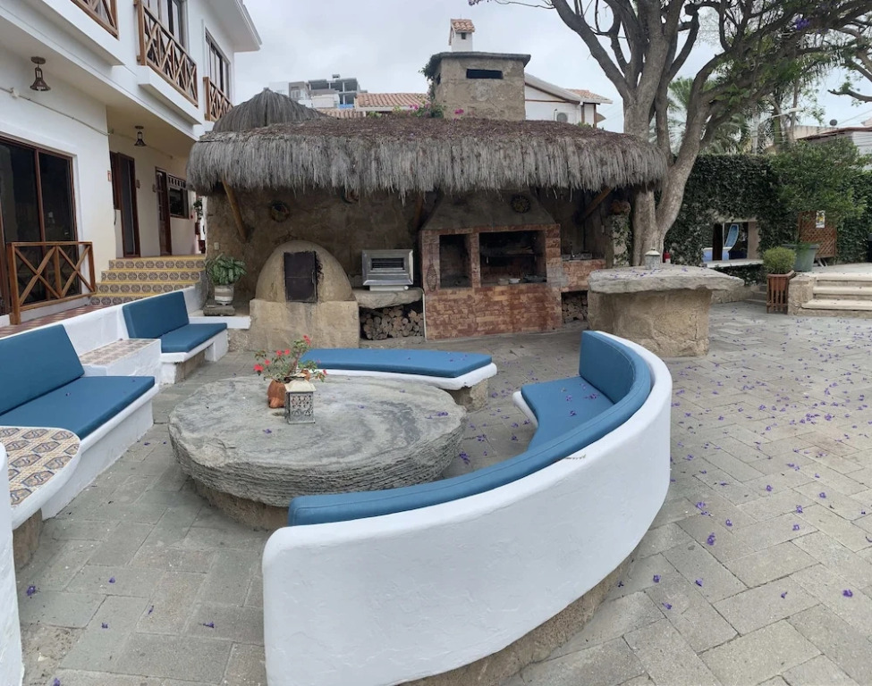 Hosteria Punta Blanca