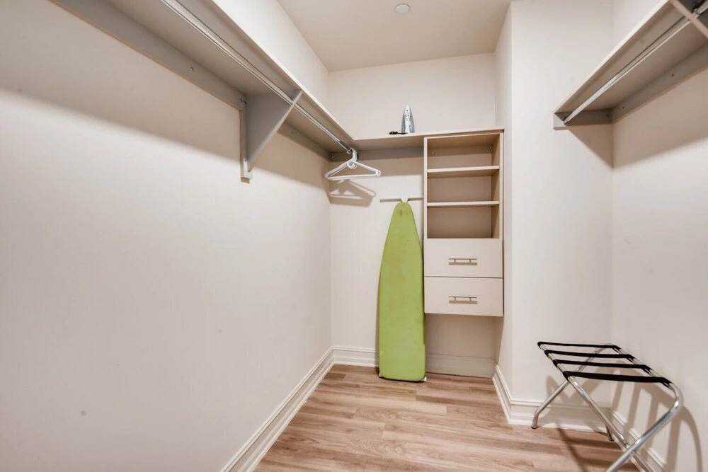 NEW- Fast Wifi - Work Desk - Top Floor - 2BR/2BA Miami! (CD2)