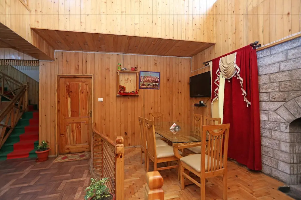 OYO 7007 Manali Village Cottage