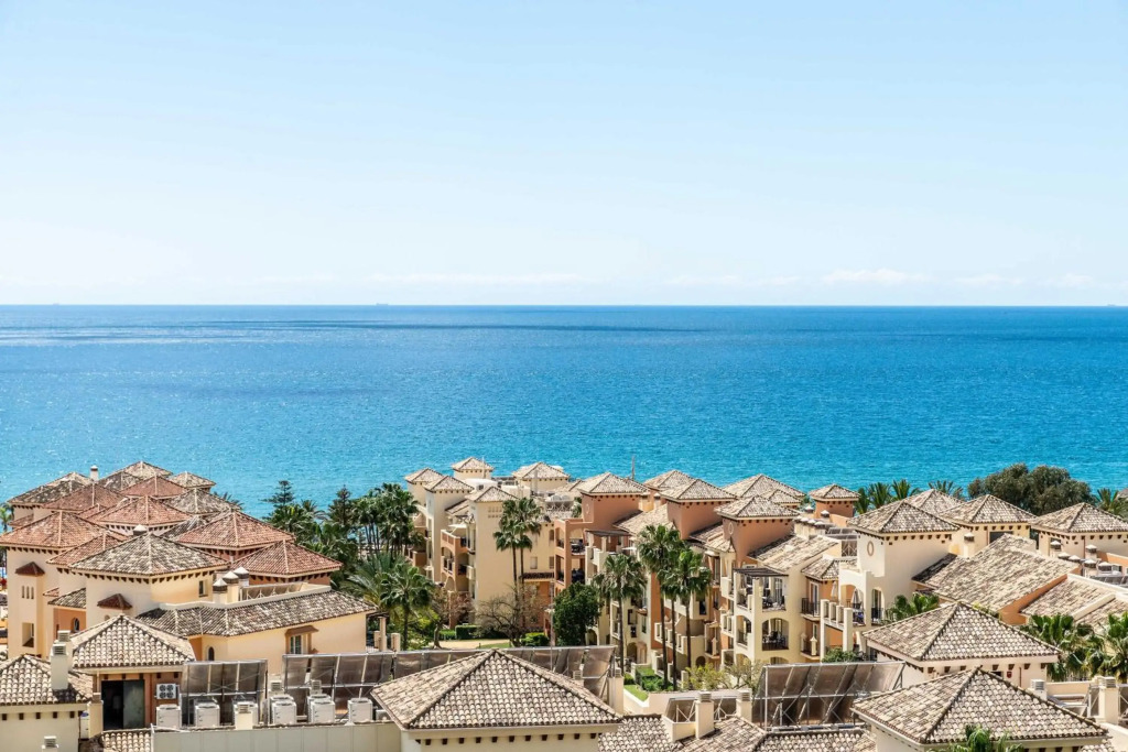 LXR Recently Reformated Studio Don Carlos Marbella