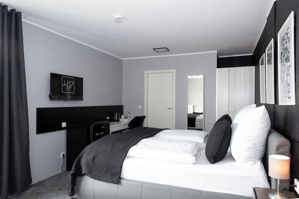 Hotel Deluxe