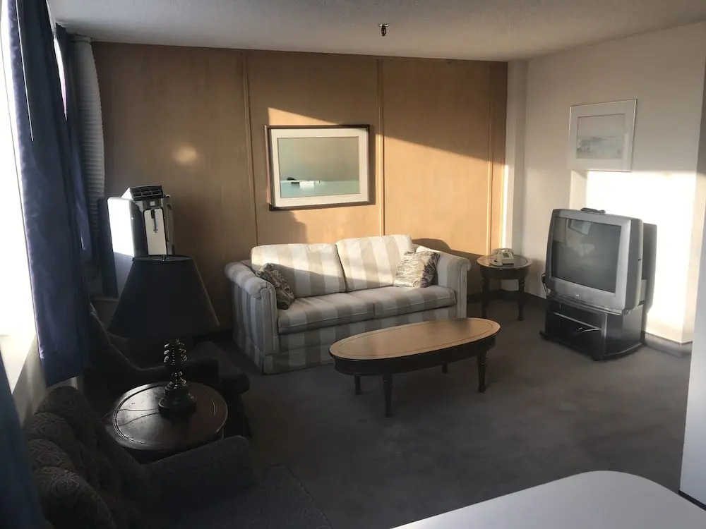 Confederation Inn