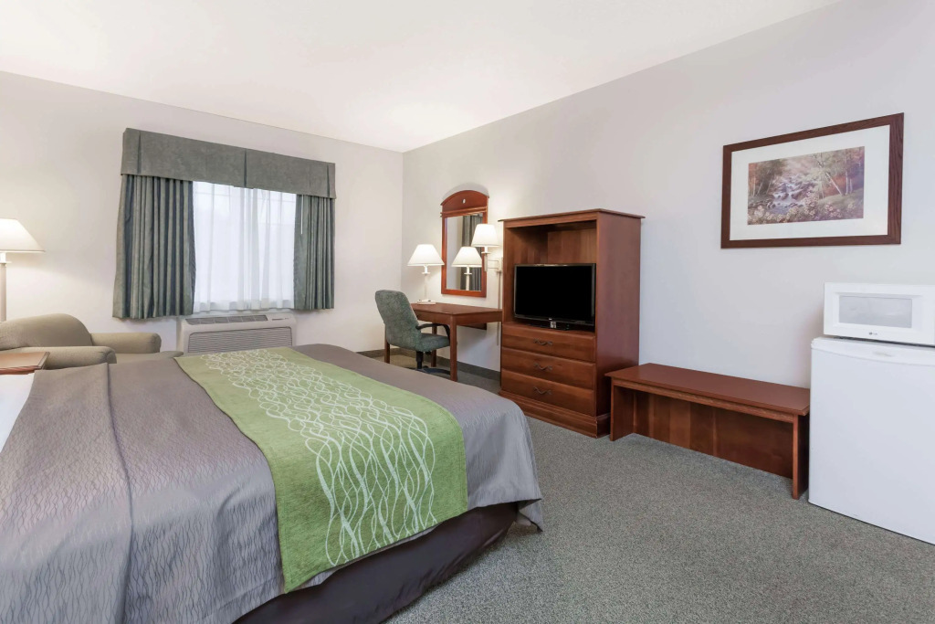 Days Inn by Wyndham Pentwater