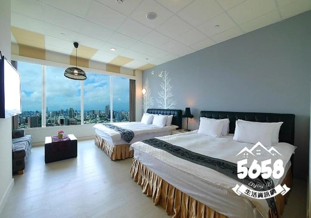 85 Eagle Hotel