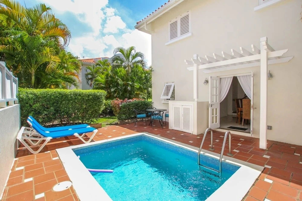Large Townhouse with Plunge Pool, 3 mins from Beach - Turtle View 2 by BSL Rentals