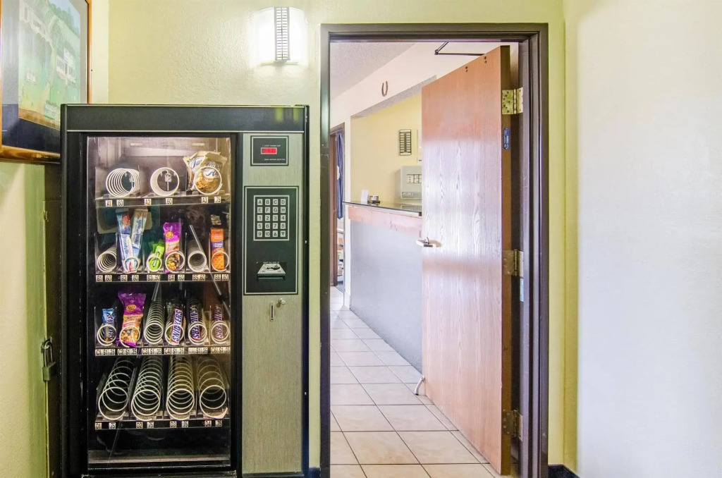Motel 6-Montoursville, PA - Williamsport
