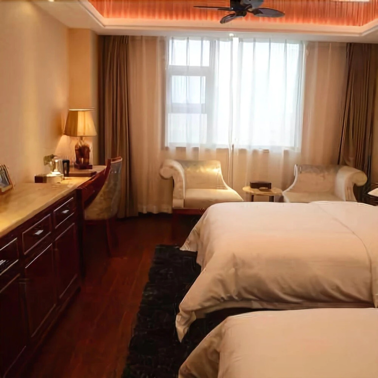 Qinglv International Hotel