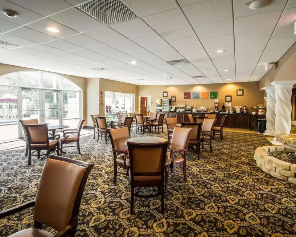 Comfort Inn & Suites