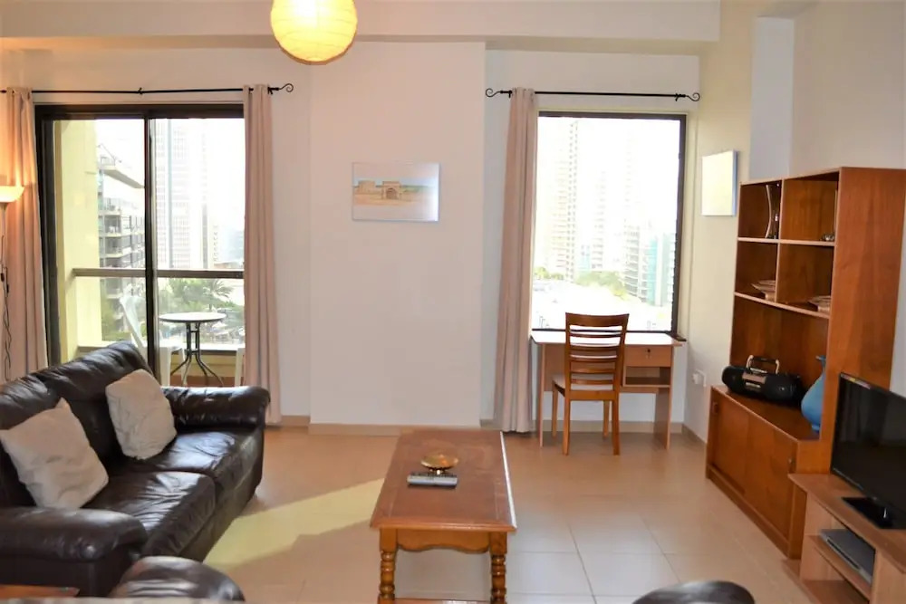 Large 1 Bed - Affordable fully furnished 1BR with balcony and a great marina view! - LSE