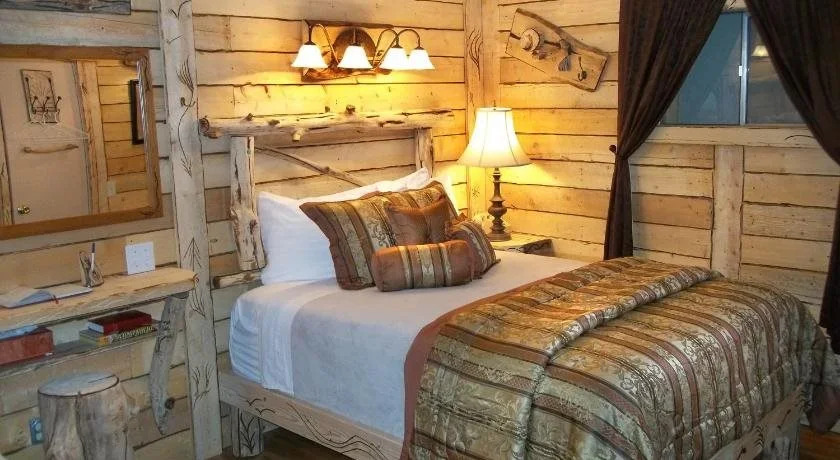 The Cedaredge Lodge