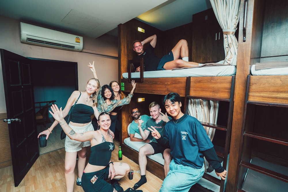 The LODGE BKK Hostel