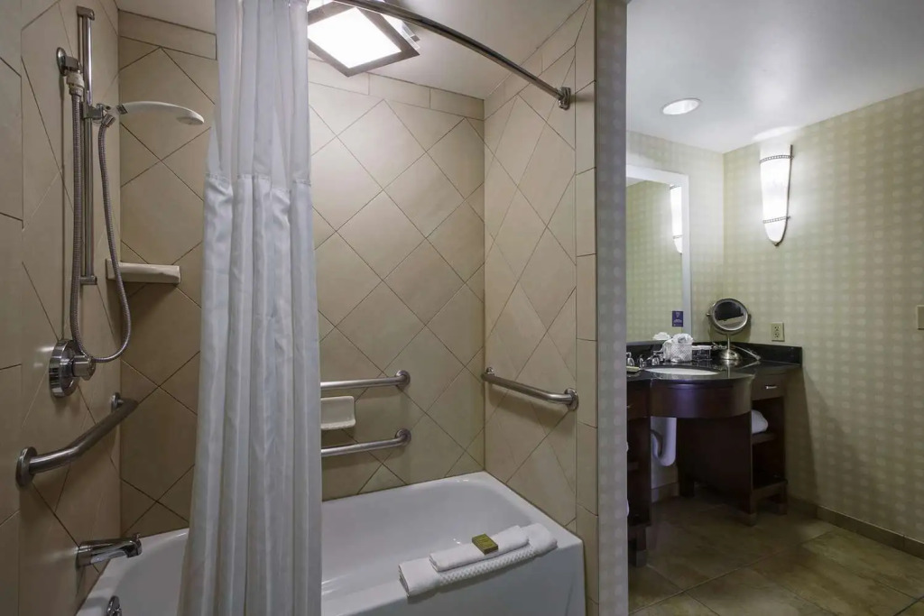 DoubleTree Suites by Hilton Bentonville
