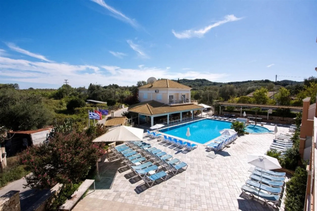 Kavos Plaza Hotel