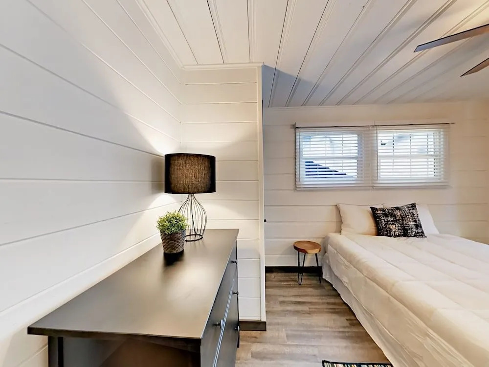 4093 Manzanita Ave Cabin Unit 4