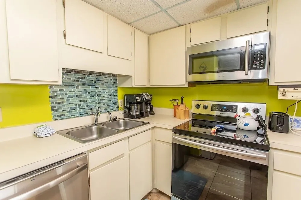 Royal Garden Resort 1515 2 Bedroom Condo by RedAwning