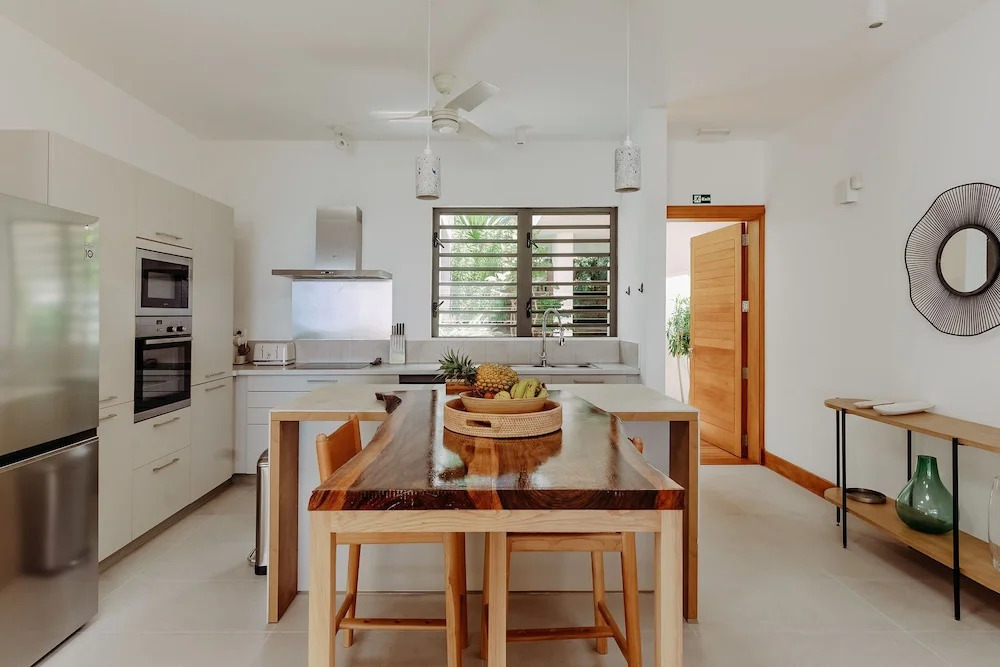 Peninsula, 3 Bedroom Luxury Beach Villa by LOV Mauritius