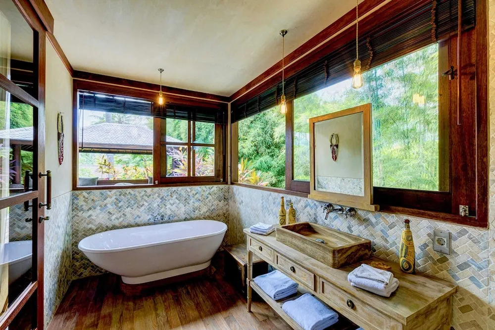 Secluded Beachfront Villa Manis, 5br, Candidasa