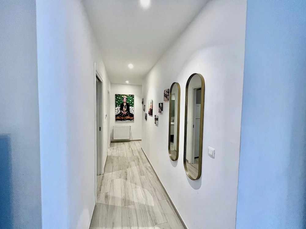 Contemporary Haven of La Marsa S 22