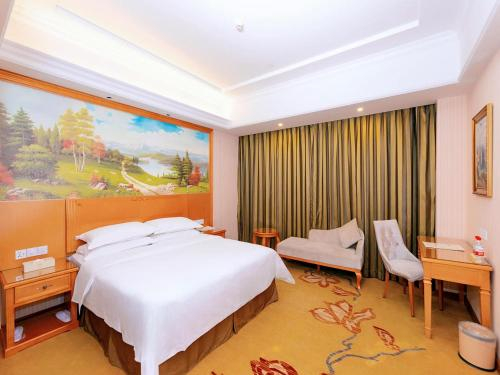 Vienna Hotel Shenzhen Longgang Ainan Road