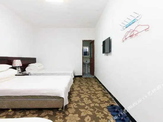 Quiet Mountain Peaceful Voyage Tourist Hotel
