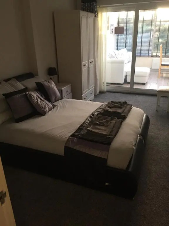 Lottie'S Place