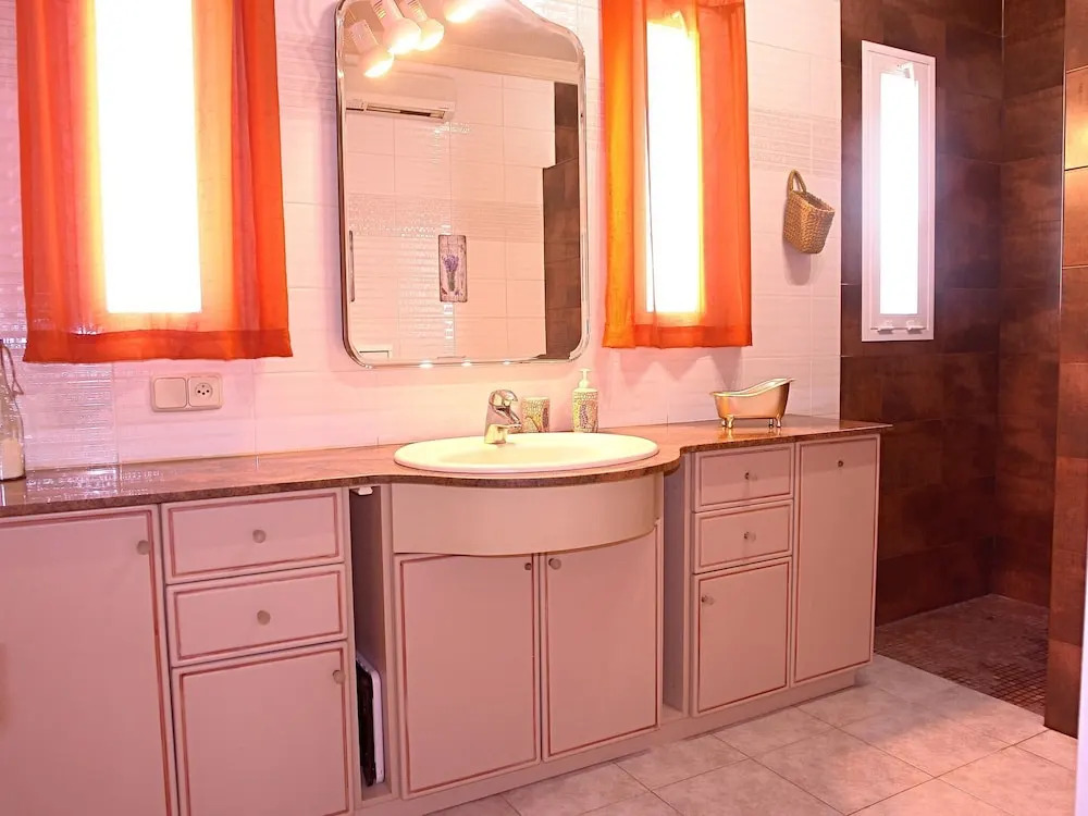 Boutique Holiday Home in Sant Pere Pescador With Garden and Garage