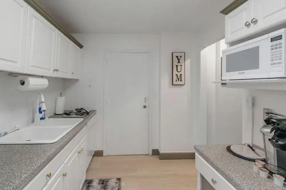 Modern 3BR Condo - Heart of ATL