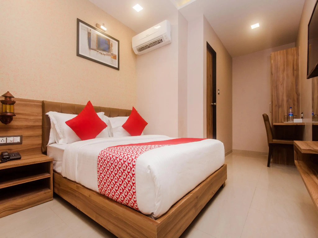 OYO 18581 Hotel Blue Inn Residence