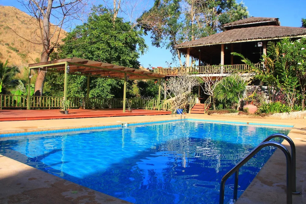 The Hub Erawan Resort
