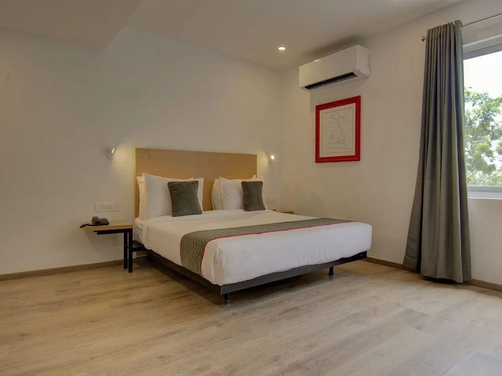 OYO Townhouse 150 Hotel Sahaj Palace
