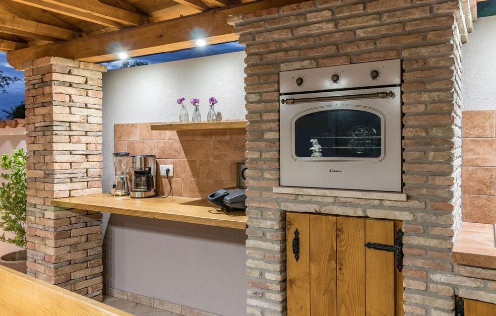 Pet Friendly Home In Vodnjan