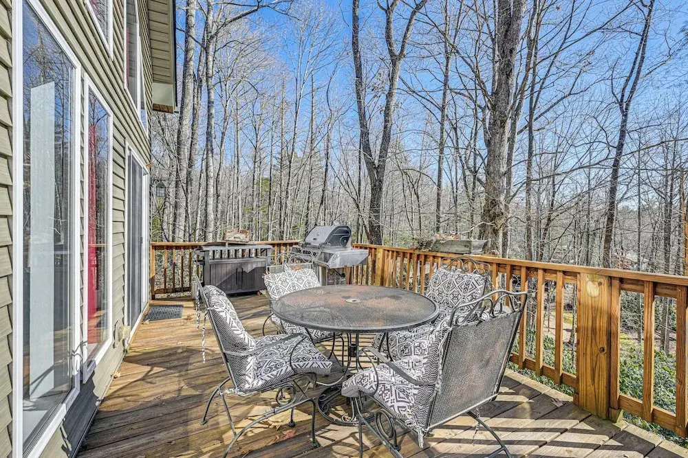 Home w/ Fire Pit & River Access in Sapphire Valley