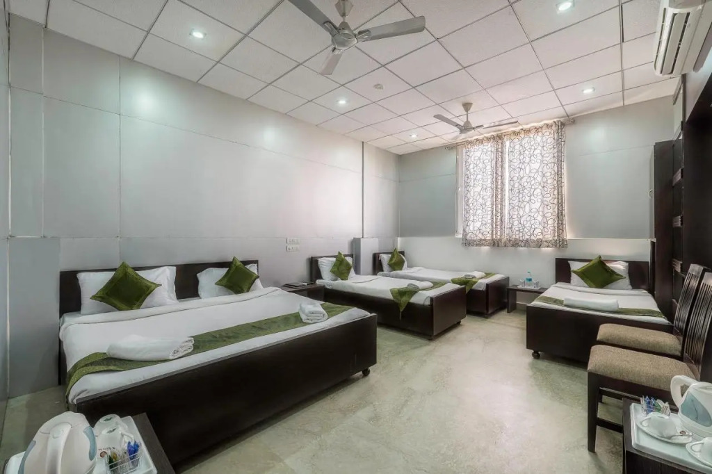 Hotel Raya Inn