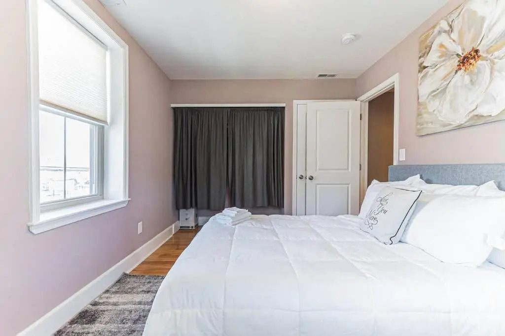 Fire Pit -Roof Deck- Parking -Penn-CHOP-Sleeps 7