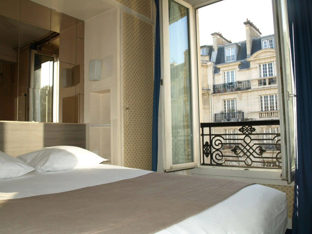 Отель Eiffel Kensington