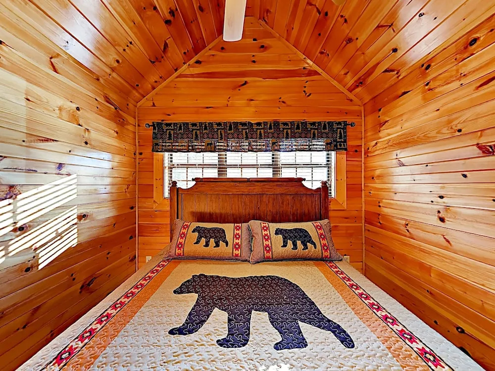 1268 Sevierville - 4 Br Cabin