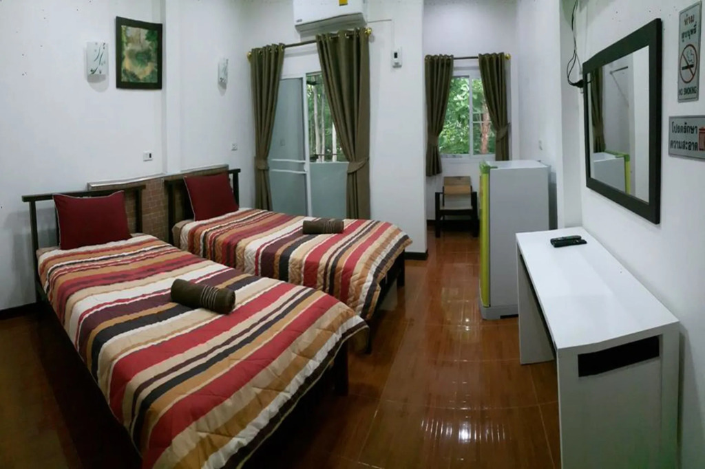 Home Hug Pak Sabai