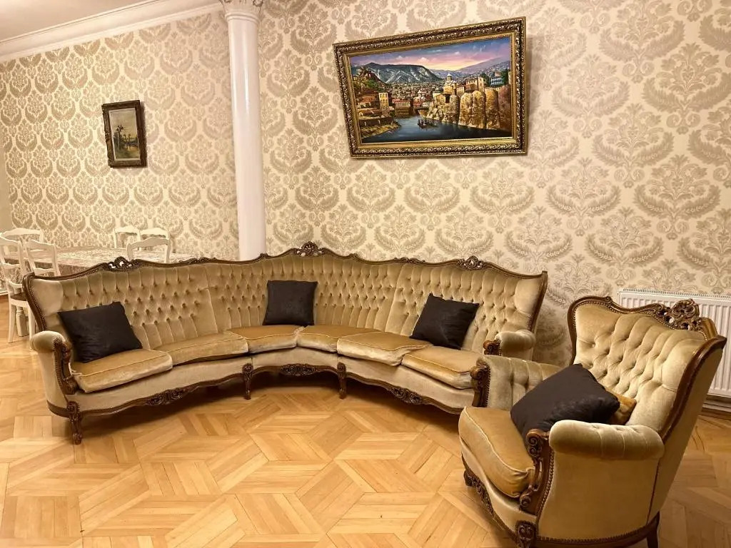 Tbilisi Suite In Queen Ketevan Avenue