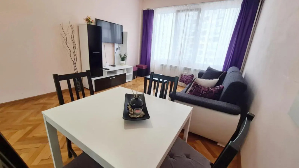 Lovely City Center 1BD, 1BT Apartment