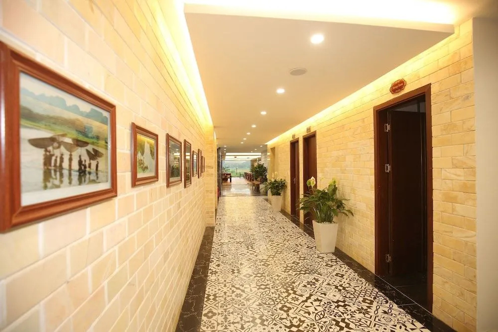 Liberty Hall Tam Coc Hotel & Villa