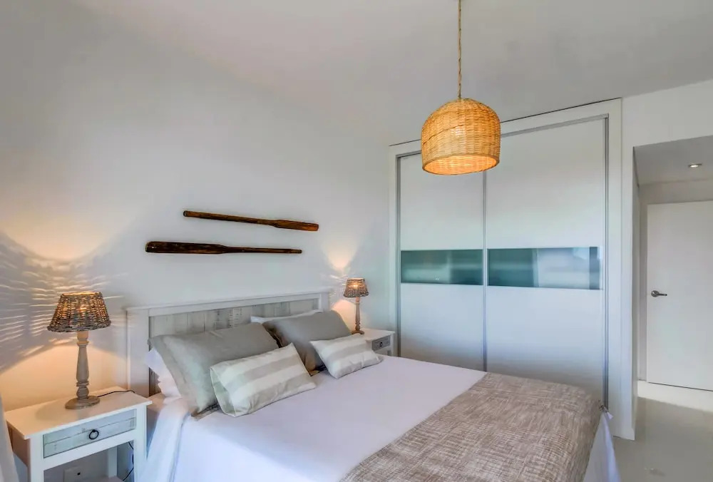Moderno apartamento frente al mar y piscina - Azure Towers