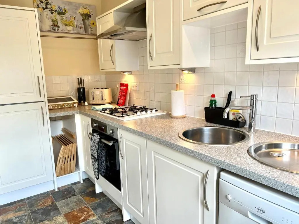 Beautiful 3-bedroom house, city centre, parking