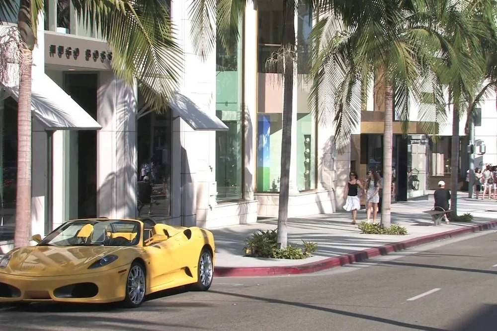 Gorgeous LA LA Land Beverly Hills 2BR - Fast Wifi - Free Parking! (BW2)