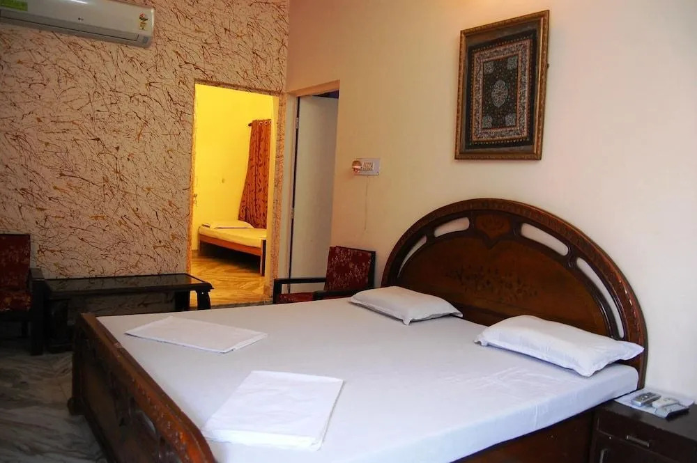 Sai Home Stay Bed & Breakfast