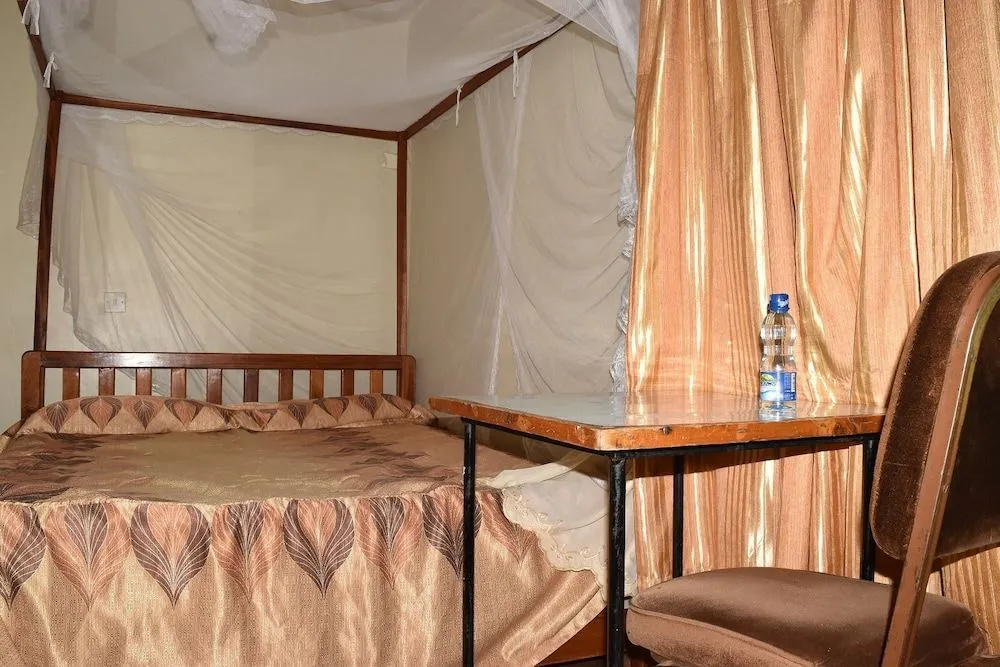 Ibis Hotel 2000 Karatina