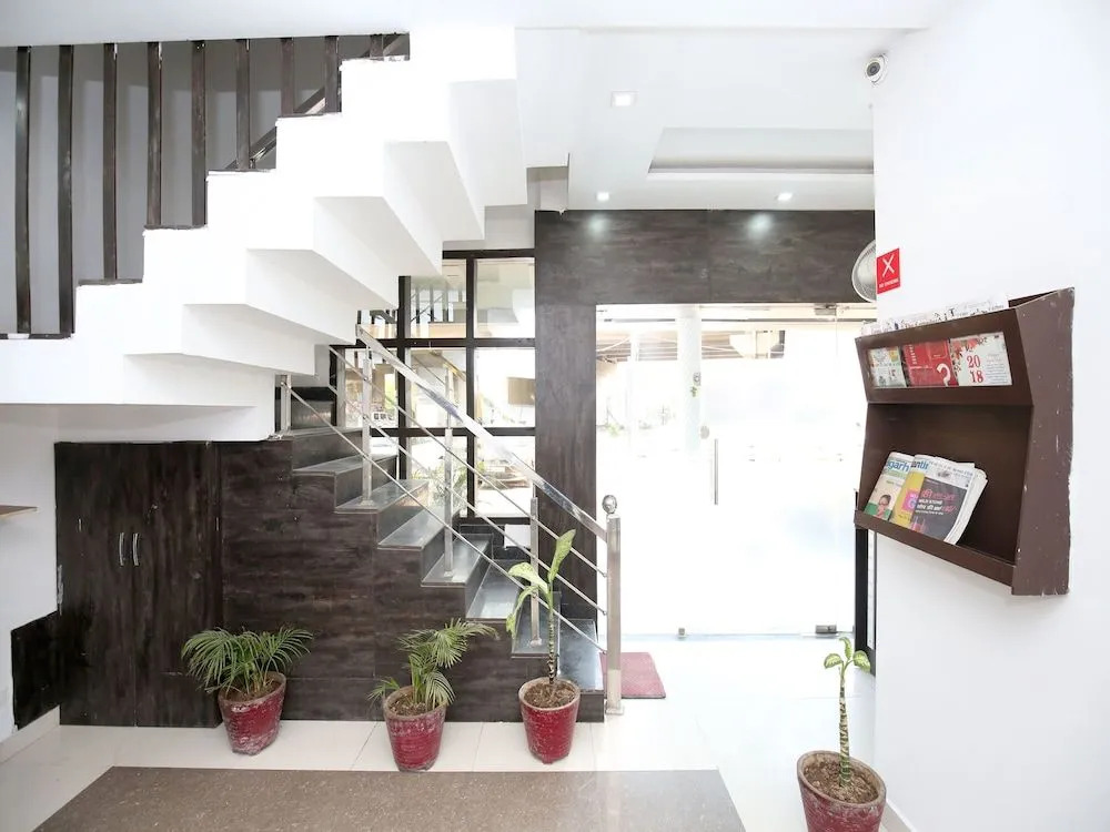 OYO 13431 Hotel Royal Blue