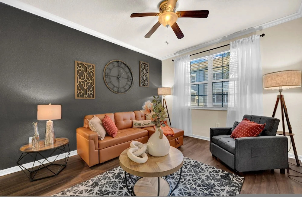 Modern 2BR 2BA w King Bed Pools Gym 1