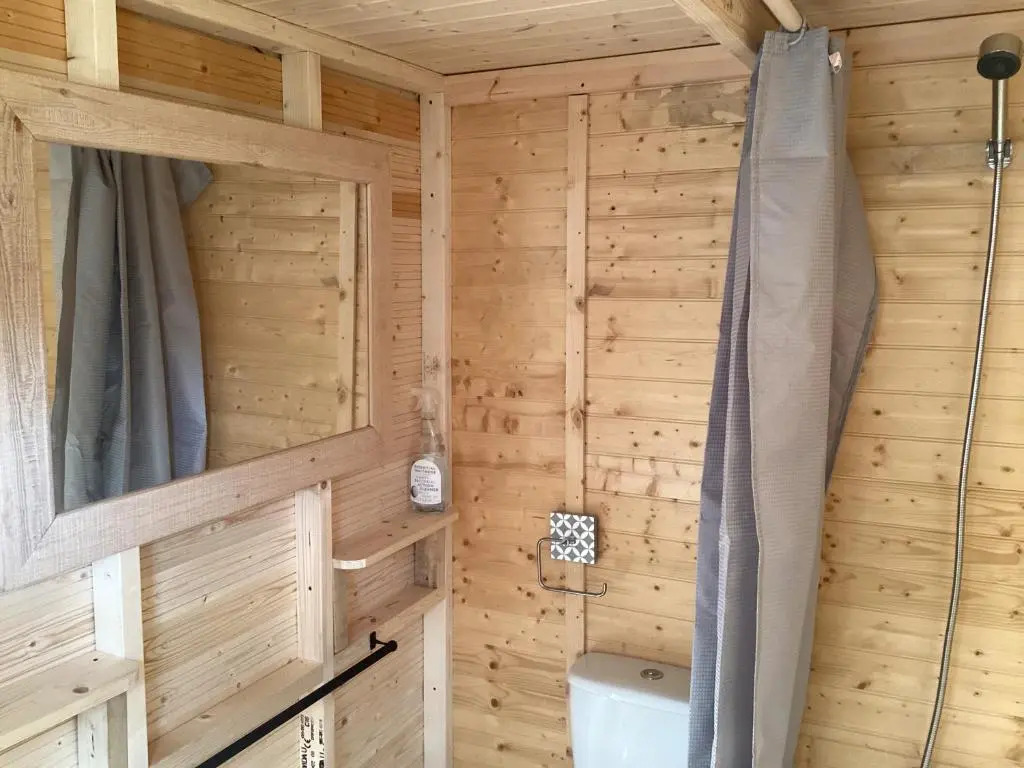 Vigo Retreat cabin 1