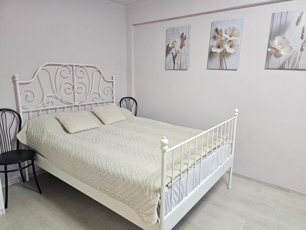 Двухкомнатная квартира у разлива.
