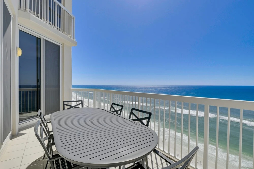 Silver Beach Towers 1905e 3 Bedroom Condo by RedAwning